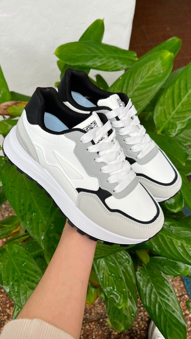 Sneaker A52938 Grey